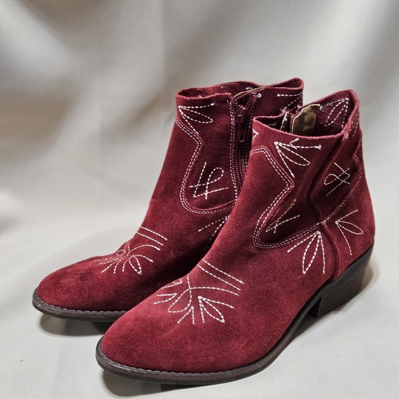 LUCKY BRAND "FLORINIAH" RED SUEDE WESTERN BOOTIES Size 6.5 Country Western Boots - Picture 1 of 8